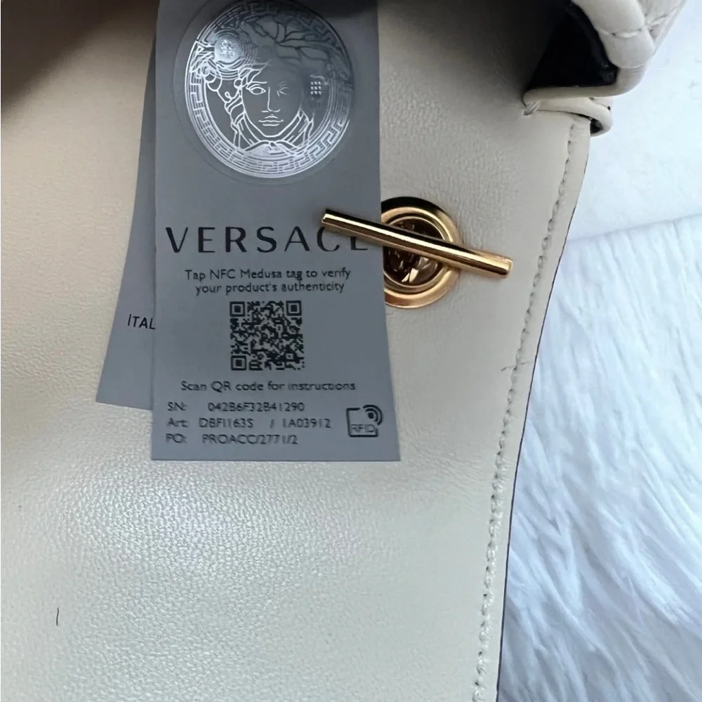 Versace La Medusa Quilted Nappa Leather Crossbody/Shoulder Chain Bag NWT - Picture 3 of 13